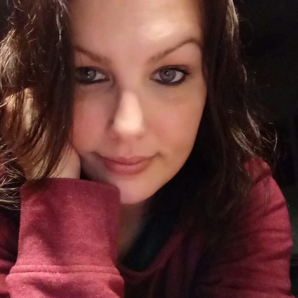 Meet your Posher, Dee - Picture 1 of 1